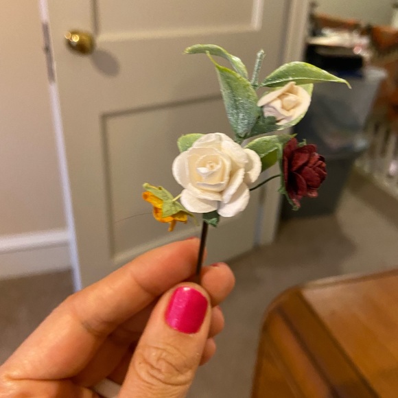 handmade floral hair accessories - Picture 3 of 7